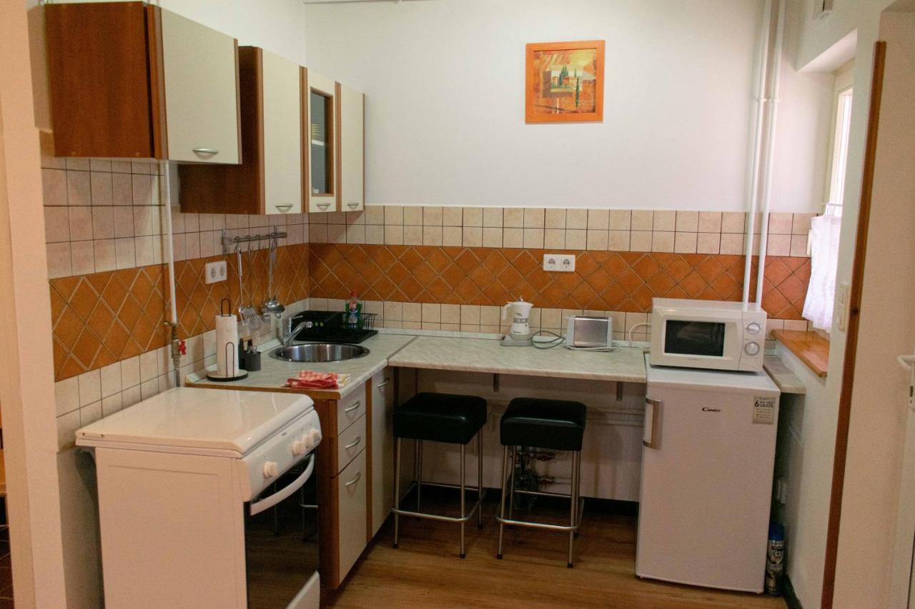 Borostyan Apartmanhaz Морахалом Екстер'єр фото